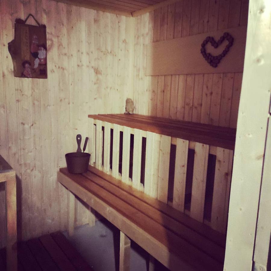 B&B Rando & Kaerdi Juures Oue Lyuganuse Eksteriør billede