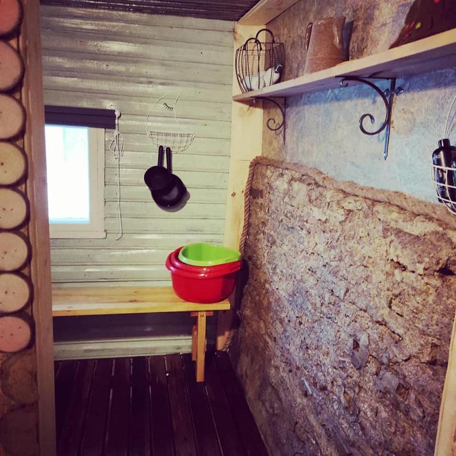 B&B Rando & Kaerdi Juures Oue Lyuganuse Eksteriør billede